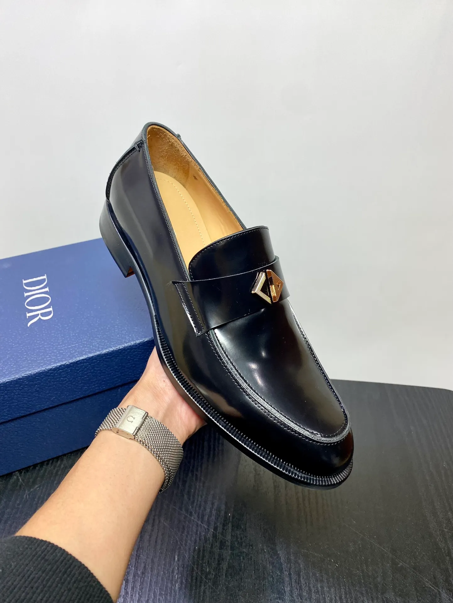 Men's shoes 💰960 Dior Derby shoes | Genuine leather sole formal leather shoes | Carefully crafted with open-edge beaded cowhide | Water-dyed cowhide lining | With classic lace-up closure | Exquisite embossed brand logo on the side | Glossy stacked heel design enhances style | Can be matched with formal or casual looks Size: 39-44 (customized at 38.45.46)